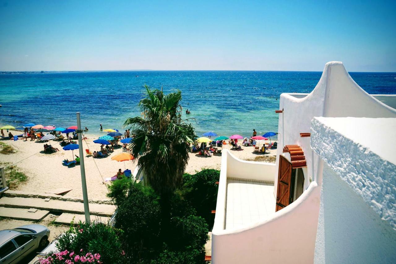 Torre Lapillo Fronte Mare In Centro With Covered Parking Exterior photo